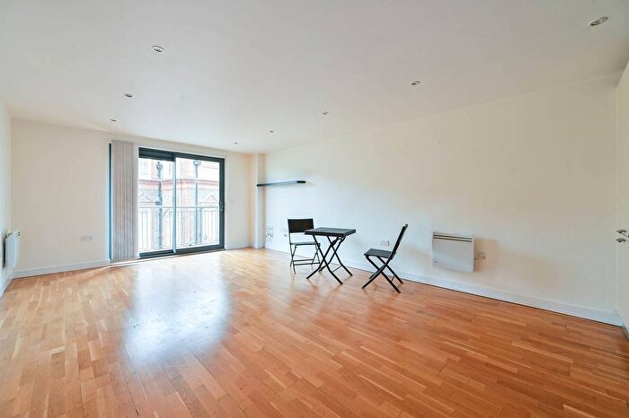 2 Bedroom Flat To Rent In Lant Street, Borough, London, SE1
