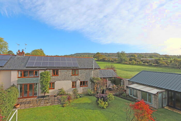 4 Bedroom Semi-Detached House For Sale In Kerswell, Cullompton, EX15