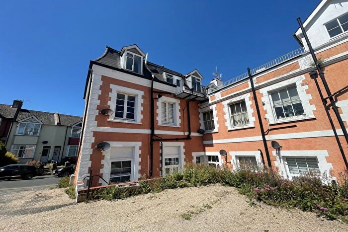 2 Bedroom Apartment To Rent In Church Hill Lodge, Church Hill, BN9
