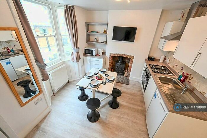 2 Bedroom Terraced House To Rent In Castle Street, Brighton, BN1