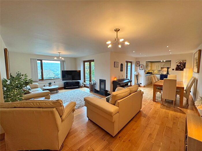 3 Bedroom Bungalow For Sale In Heightside Avenue, Rawtenstall, Rossendale, BB4