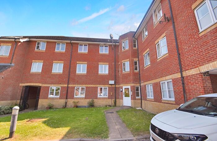 2 Bedroom Flat To Rent In Kings Prospect, Ashford, TN24