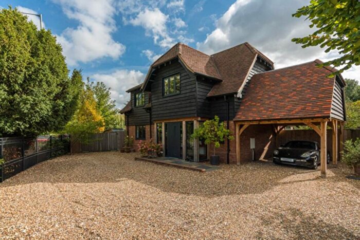 4 Bedroom Detached House To Rent In Aylesbury Road, Aston Clinton, HP22