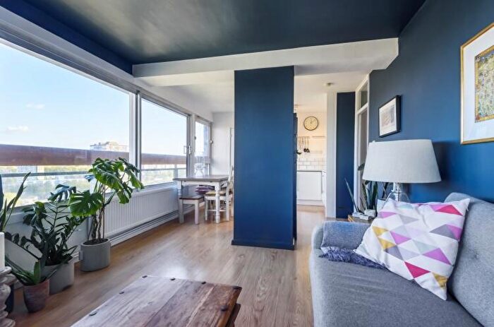 2 Bedroom Flat To Rent In Battersea Church Road London, SW11