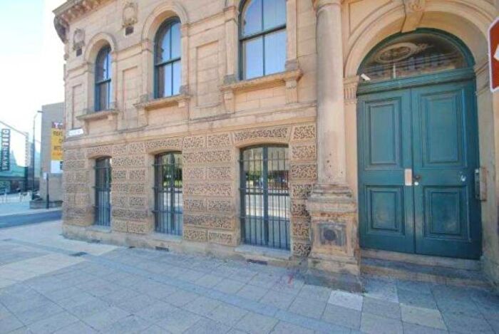 2 Bedroom Apartment To Rent In Leeds Road, Bradford, West Yorkshire, BD1
