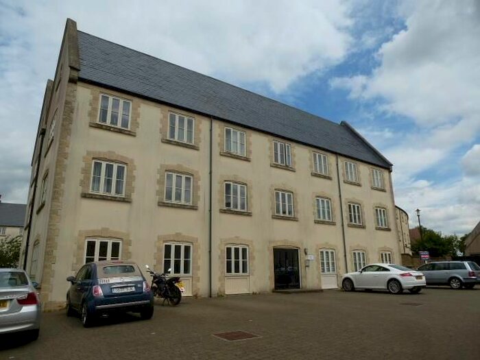 2 Bedroom Flat To Rent In Marsh Close, Shepton Mallet, BA4