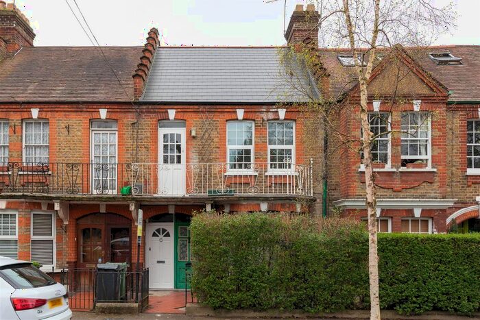 2 Bedroom Flat To Rent In Winns Terrace, London, E17