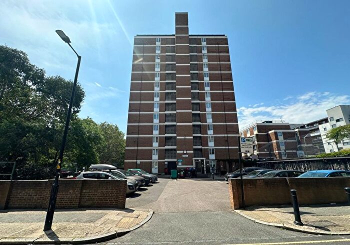2 Bedroom Flat For Sale In Flat Redman House, Lant Street, Southwark, London, SE1