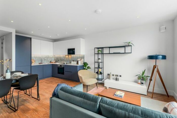 2 Bedroom Flat To Rent In Park Lane, Wembley, HA9