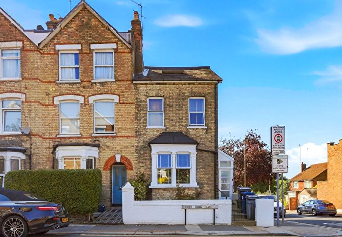 4 Bedroom End Of Terrace House For Sale In Holly Park Road, London, N11