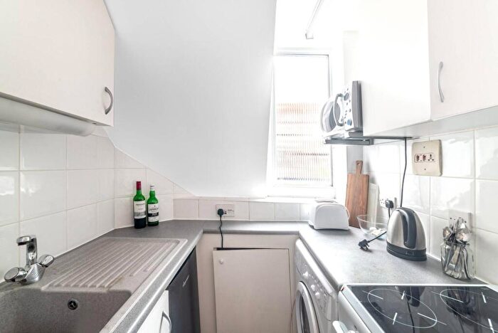 Studio To Rent In Frognal, Hampstead, London, NW3