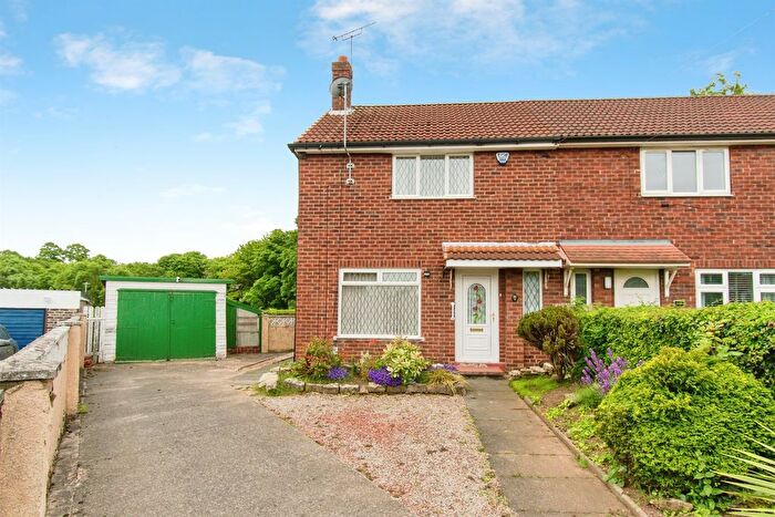 2 Bedroom Semi Detached House For Sale In Grasmere Close, Castleford, WF10