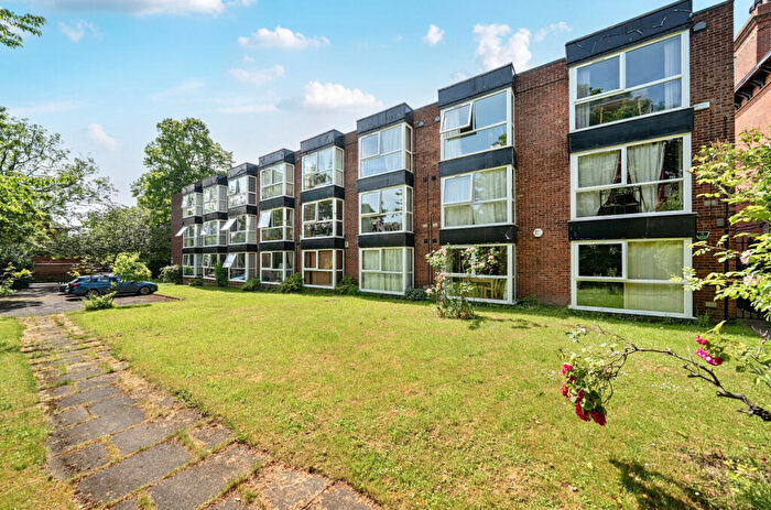 1 Bedroom Flat For Sale In Mountfields, Clarendon Road, Hyde Park, Leeds, LS2