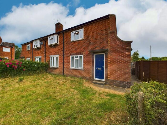 2 Bedroom Maisonette To Rent In Ridings Cottages, Earl Howe Road, Holmer Green, Buckinghamshire, HP15