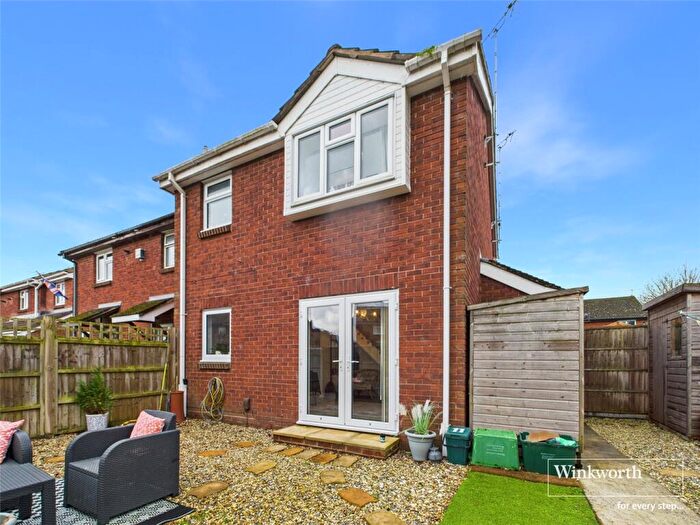 1 Bedroom End Of Terrace House For Sale In Snowdon Close, Thatcham, Berkshire, RG19
