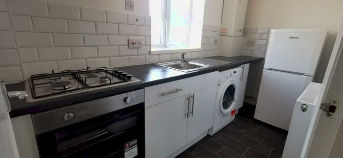 1 Bedroom Flat To Rent In Station Parade, Elm Park, RM12
