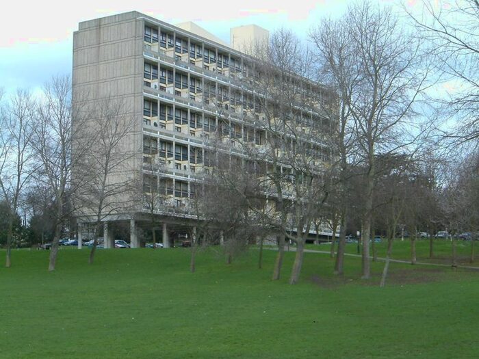 2 Bedroom Flat To Rent In -Bed In Charcot House, Highcliffe Drive, Roehampton, SW15