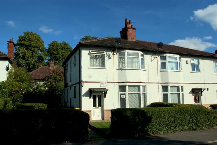 4 Bedroom Semi-Detached House To Rent In Langdale Gardens, Headingley, Leeds, LS6