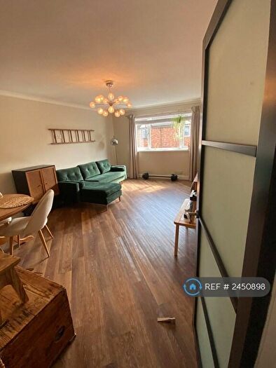 2 Bedroom Flat To Rent In Bridge Court, Lytham St. Annes, FY8