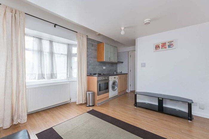 1 Bedroom Flat To Rent In Noel Road, West Acton, London, W3