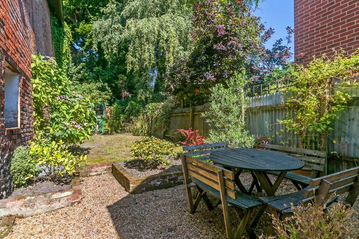 2 Bedroom End Of Terrace House To Rent In Parchment Street, Winchester, SO23