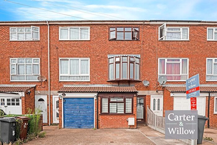 4 Bedroom Terraced House For Sale In Victoria Road, Dagenham, RM10