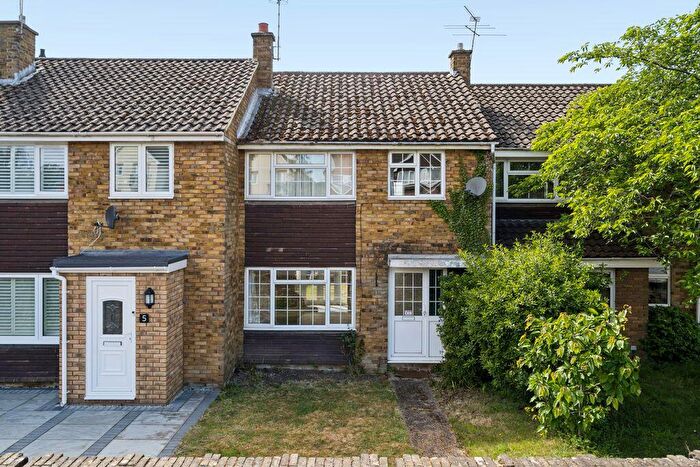 3 Bedroom House For Sale In Golden Oak Close, Farnham Common, SL2