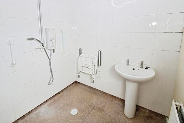 2 Bedroom End Of Terrace House For Sale In Bisley Grove, Bransholme, Hull, HU7