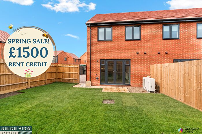 4 Bedroom Semi-Detached House To Rent In Minton Road, DA2