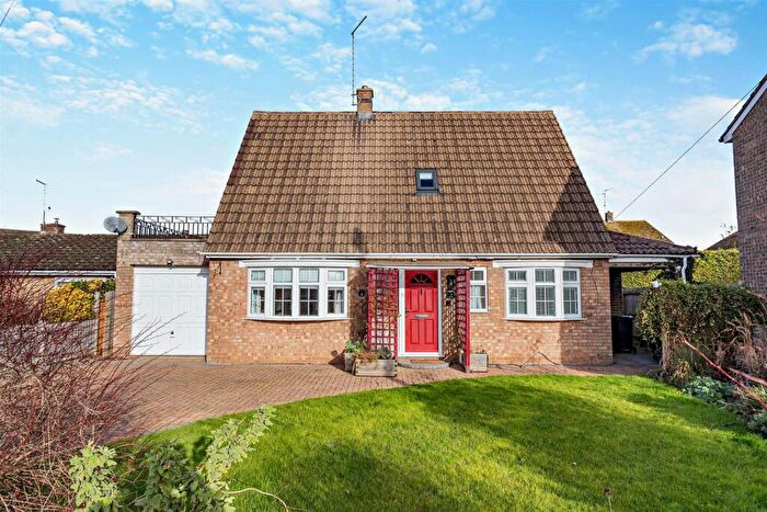2 Bedroom Detached House To Rent In Drapers Close, Warmington, PE8