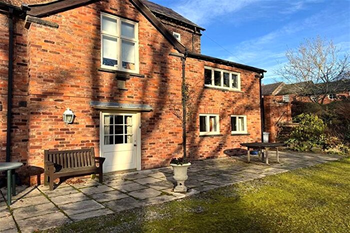 2 Bedroom Flat To Rent In Trap Road, Somerford Booths, Congleton, CW12