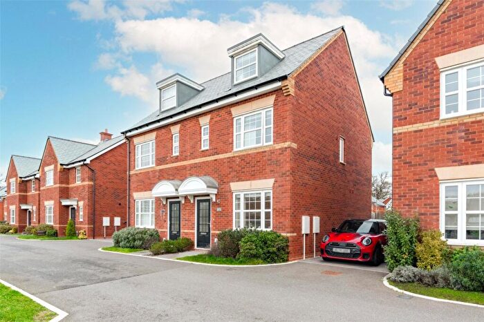 3 Bedroom Semi Detached House For Sale In Acres Close, Wimborne, Dorset, BH21