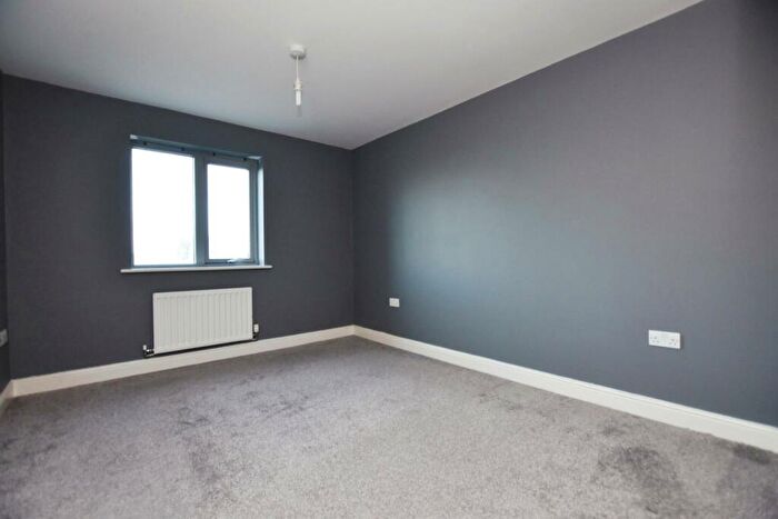 2 Bedroom Apartment For Sale In Wroughton Drive, Bristol, BS13