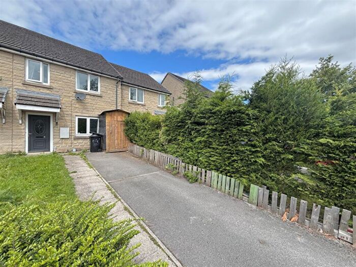 3 Bedroom Terraced House For Sale In , Maple Court, Illingworth, Halifax, HX2