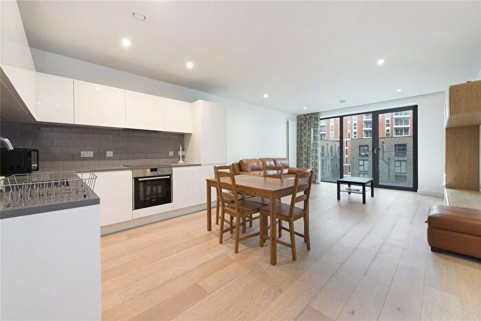 2 Bedroom Flat To Rent In Fairwater House, Bonnet Street, Royal Wharf, London, E16