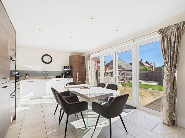 3 Bedroom Detached House For Sale In Field Rose, Weston Turville, HP22