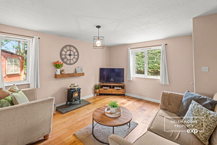 3 Bedroom End Of Terrace House For Sale In Primrose Close, Ivybridge, Devon, PL21