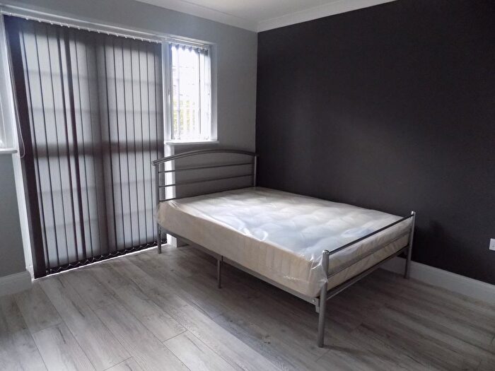 1 Bedroom Studio To Rent In Richmond Hill, Luton, Bedfordshire, LU2