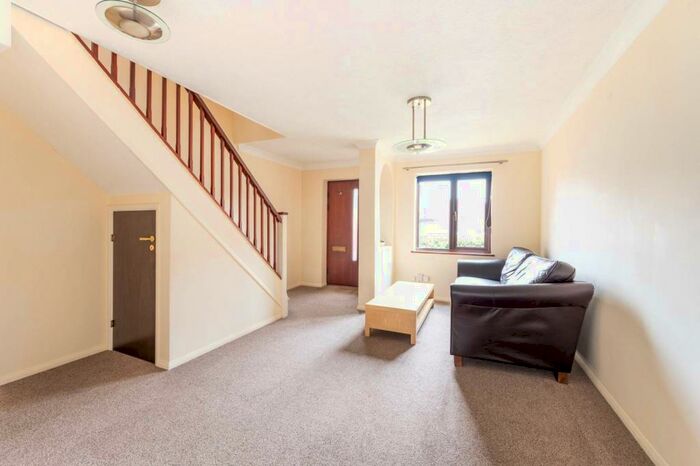 2 Bedroom End Of Terrace House To Rent In Hanson Close, Burpham, Guildford, GU4