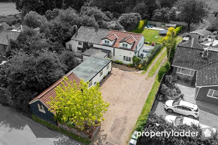 4 Bedroom Cottage For Sale In Chapel Road, Hainford, NR10