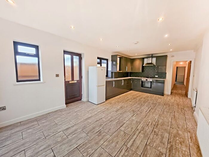 2 Bedroom Bungalow To Rent In Hardys Avenue, Belgrave, Leicester, LE4