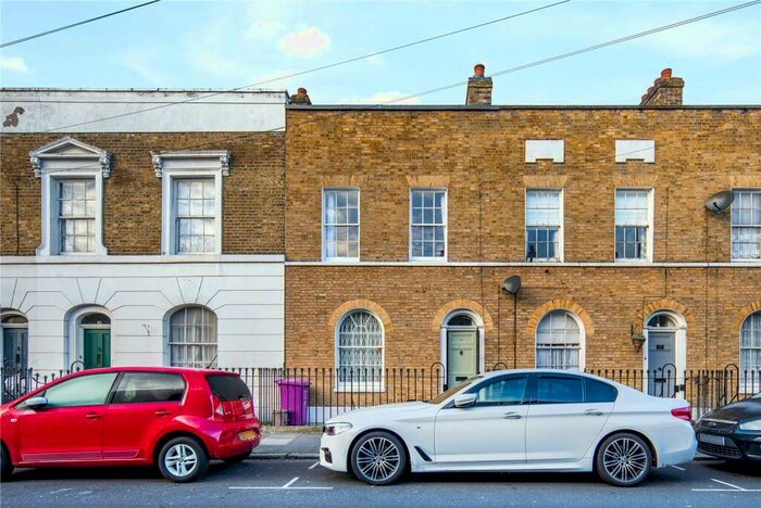 2 Bedroom Terraced House To Rent In Bromley Street, Stepney Green, London, E1