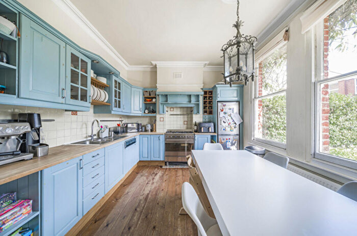 3 Bedroom Semi-Detached House To Rent In Alexandra Gardens, Muswell Hill, London, N10