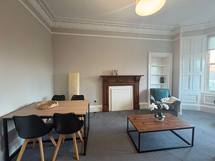 3 Bedroom Flat To Rent In Morningside Road, Morningside, Edinburgh, EH10