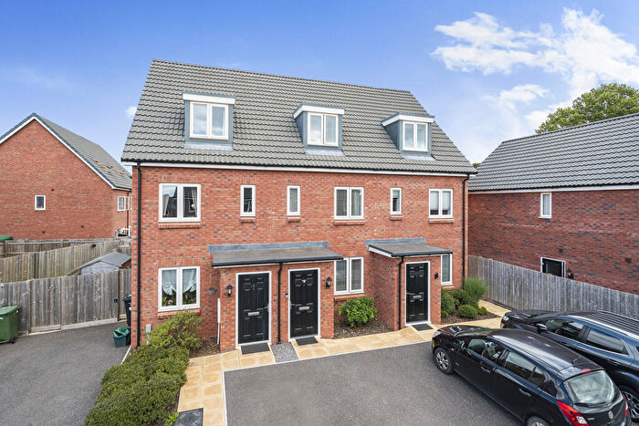 3 Bedroom End Of Terrace House To Rent In Corn Close, Cranbrook, Exeter, EX5