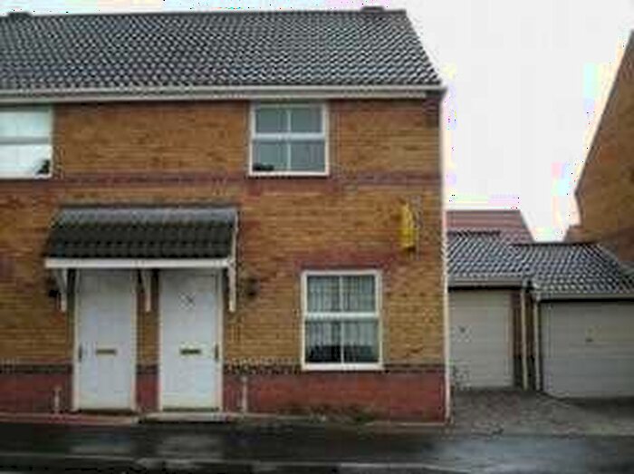 2 Bedroom Semi-Detached House To Rent In Bank St, Stoke On Trent, Tunstall, ST6