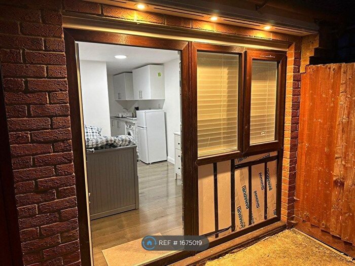 Studio To Rent In Oldbrook, Milton Keynes, MK6