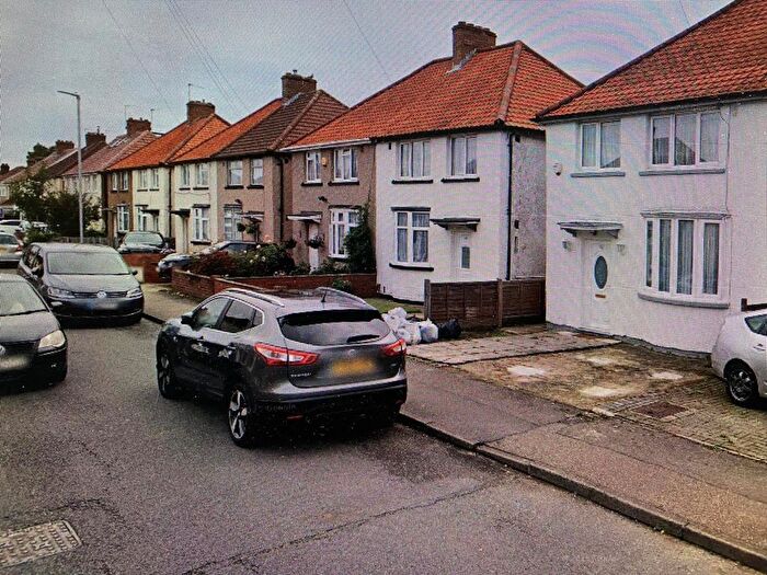 Studio To Rent In Cromwell Road, Hayes, UB3