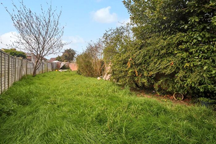 3 Bedroom End Of Terrace House For Sale In Woodlands Road, Gillingham, ME7
