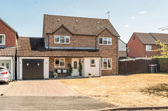 4 Bedroom Detached House For Sale In Vindomis Close, Holybourne, Alton, Hampshire, GU34